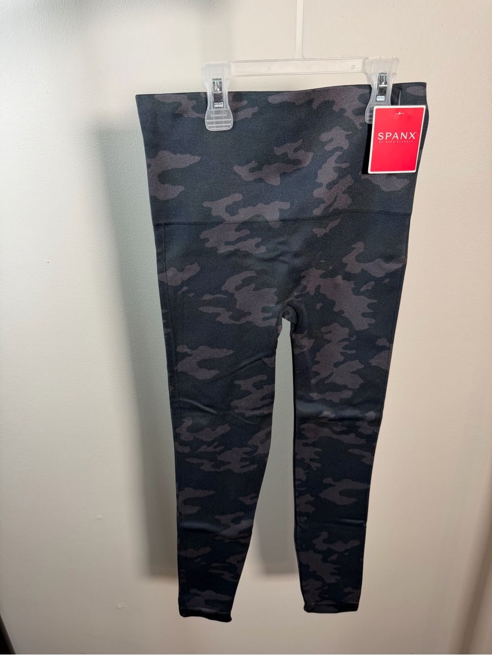 Spanx Look at Me Now Black Camo Leggings